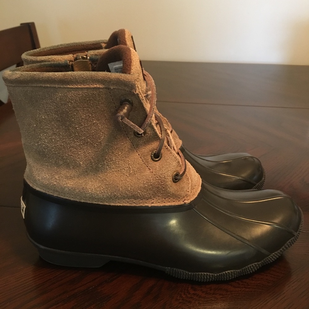 Sperry boots. Gently used. Waterproof.